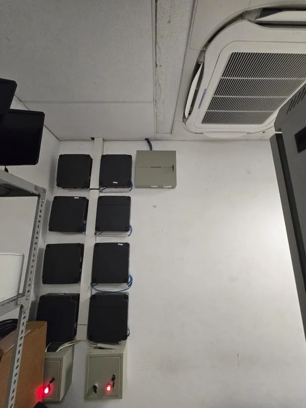 Implementasi access door kedua dan area kontrol.